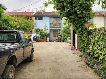Acogedora y segura casa en pasaje La Reina