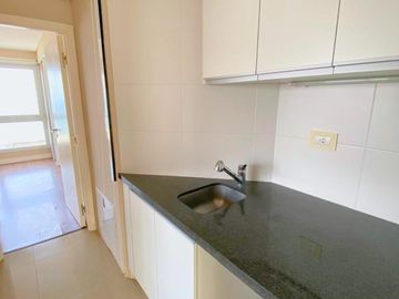 Departamento semi piso de 3 ambientes con cochera - Playa Grande