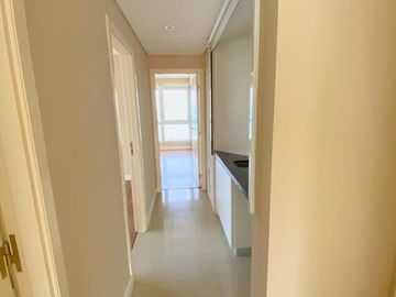 Departamento semi piso de 3 ambientes con cochera - Playa Grande