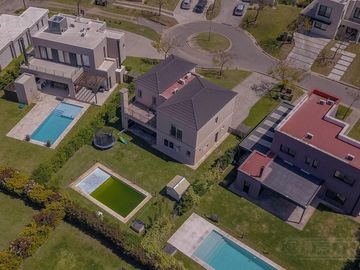 Casa en venta en el Barrio Vistas, Puertos / Escobar