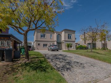 Casa en venta en el Barrio Vistas, Puertos / Escobar
