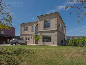 Casa en venta en el Barrio Vistas, Puertos / Escobar