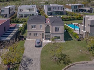 Casa en venta en el Barrio Vistas, Puertos / Escobar