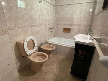 Departamento de 3 ambientes con amplio balcón - Wilde Centro