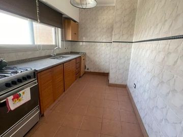 Departamento de 3 ambientes con amplio balcón - Wilde Centro