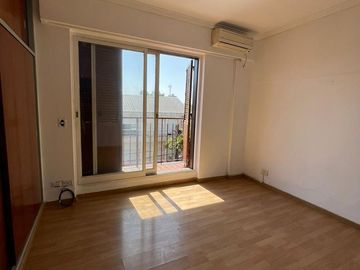 Departamento de 3 ambientes con amplio balcón - Wilde Centro