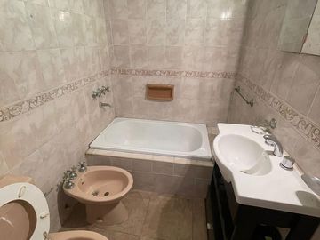 Departamento de 3 ambientes con amplio balcón - Wilde Centro