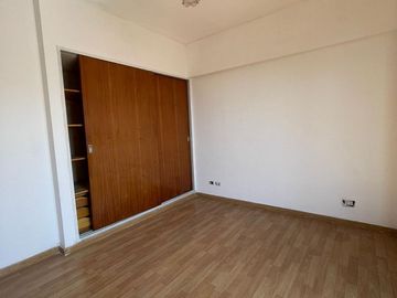 Departamento de 3 ambientes con amplio balcón - Wilde Centro