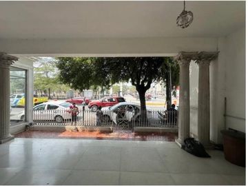 CASA VENTA $14,800,000 CENTRO, FRENTE A LA ALAMEDA, IDEAL OFICINA O NEGOCIO.