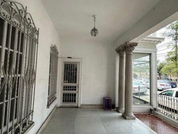 CASA VENTA $14,800,000 CENTRO, FRENTE A LA ALAMEDA, IDEAL OFICINA O NEGOCIO.