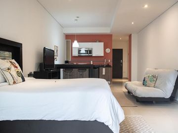 LOFT EN VENTA EN CONDESA CON CARRIL DE NADO
