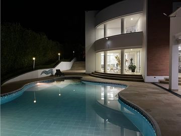Casa campestre en condominio para la venta en maracay Pereira!!!