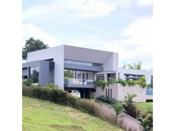 Casa campestre en condominio para la venta en cerritos malabar,Pereira