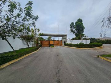Tranquilidad y naturaleza te esperan. Lote en venta en El Polo Sur.