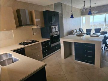 VENTA DE APARTAMENTO EN LAS UVAS, EXCELENTE UBICACIÓN Y PRECIO