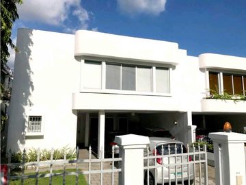 CASA DUPLEX EN OBARRIO REMODELADA 500M2 USO RESIDENCIAL / COMERCIAL