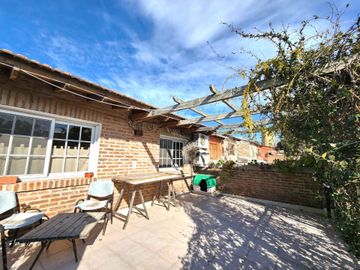 CASA EN VENTA EN ALTOS DE PACHECO 3 DORMITORIOS