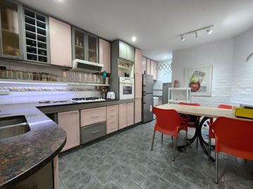 CASA EN VENTA EN ALTOS DE PACHECO 3 DORMITORIOS