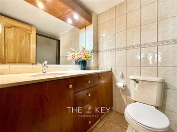 Departamento en Venta en Av. Luis Thayer Ojeda - Carmen Sylva