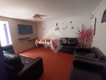 Casa en Venta en Av. Portales / Siglo XX