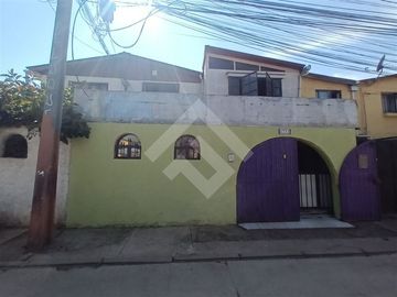 Casa en Venta en Av. Portales / Siglo XX