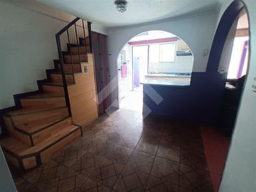 Casa en Venta en Av. Portales / Siglo XX