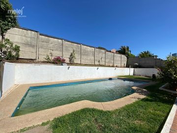 Casa Amplia de  316 m2 en Bosques de Montemar, Concón