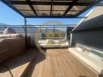 Dpto. en venta con piscina privada Vitacura