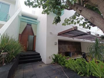 Casa de arquitecto en Bosques de Santa Anita