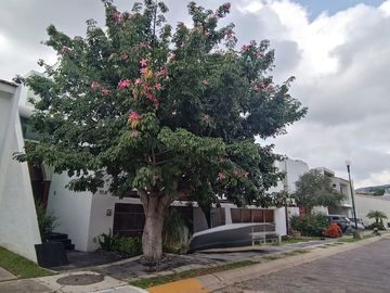 Casa de arquitecto en Bosques de Santa Anita