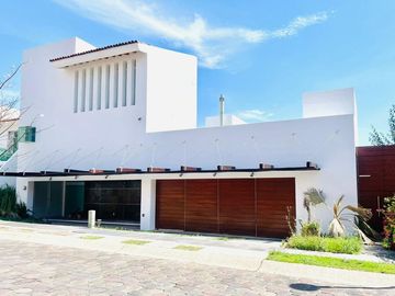 Casa de arquitecto en Bosques de Santa Anita