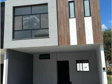 VENTA DE CASA EN ALTARES CARRETERA NACIONAL MONTERREY