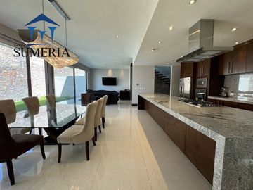 Venta de hermosa y elegante casa en Bosques de San Francisco