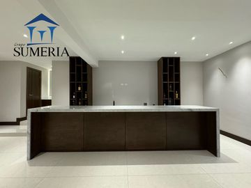 Venta de hermosa y elegante casa en Bosques de San Francisco