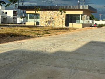 CASA EN VENTA EN MERIDA, PRIVADA EN TEMOZON NORTE!