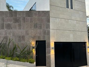 CASA EN VENTA EN BRISAS