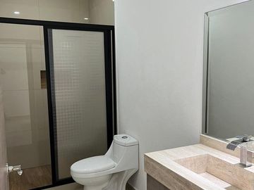 CASA EN VENTA EN LOMAS TETELA 1 NIVEL