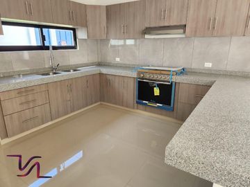 CASA EN VENTA EN LOMAS TETELA 1 NIVEL