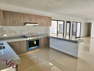 CASA EN VENTA EN LOMAS TETELA 1 NIVEL