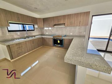 CASA EN VENTA EN LOMAS TETELA 1 NIVEL