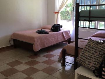 VENTA CASA EN TICUMAN, MORELOS. CERCA DE LAS ESTACAS ON ALBERCA Y JARDIN