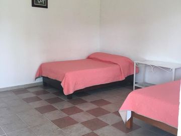 VENTA CASA EN TICUMAN, MORELOS. CERCA DE LAS ESTACAS ON ALBERCA Y JARDIN