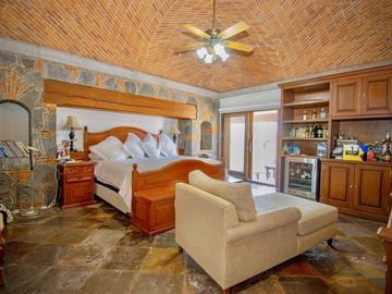 CASA EN VENTA FRACCIONAMIENTO TABACHINES