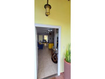 SE VENDE CASA EN BRISAS DEL GOLF ARRAIJAN
