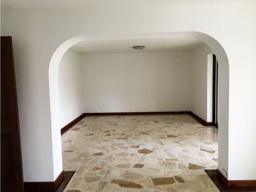 Venta o Alquiler Casa en Condominio Ciudad Jardín Sur de Cali