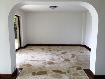 Venta o Alquiler Casa en Condominio Ciudad Jardín Sur de Cali