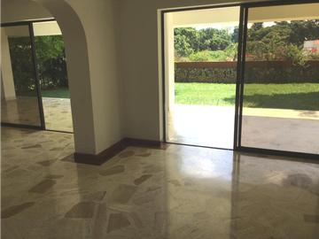 Venta o Alquiler Casa en Condominio Ciudad Jardín Sur de Cali