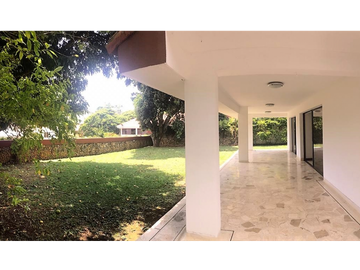 Venta o Alquiler Casa en Condominio Ciudad Jardín Sur de Cali