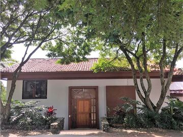 Venta o Alquiler Casa en Condominio Ciudad Jardín Sur de Cali