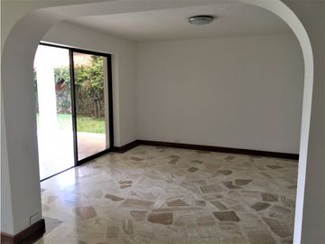 Venta o Alquiler Casa en Condominio Ciudad Jardín Sur de Cali